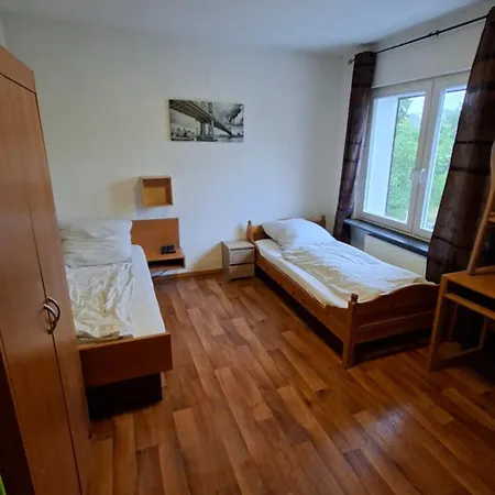 Monteurzimmer Moeblierte Einzimmer Mit Bad *