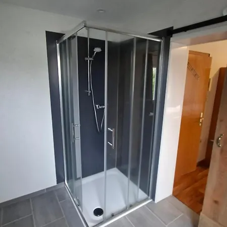 Apartment Monteurzimmer Moeblierte Einzimmer Mit Bad